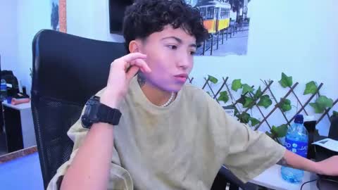 Snapshot of im_mathias chatting on 11.23.25 mathias online show from 11.23.25