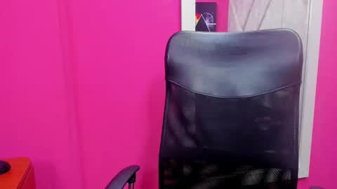 Snapshot of im_mathias chatting on 11.26.25 mathias online show from 11.26.25