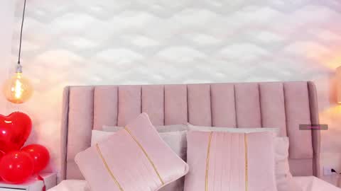 Snapshot of im_nika_ chatting on 02.22.25 Nika online show from 02.22.25