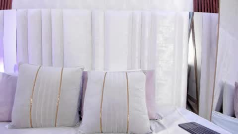 Snapshot of im_nika_ chatting on 09.30.25 Nika online show from 09.30.25