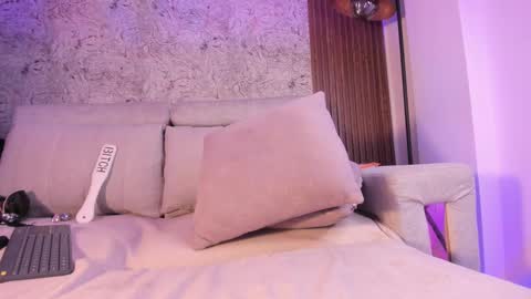 Snapshot of im_tyra chatting on 12.11.24 im_tyra online show from 12.11.24