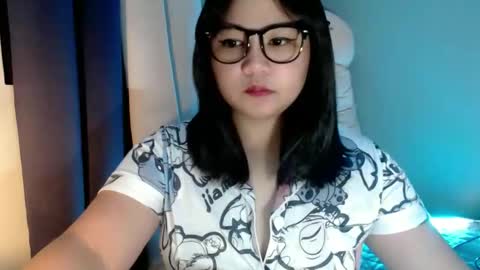 Snapshot of im_ur_cutiewife chatting on 11.03.25 cherryl online show from 11.03.25