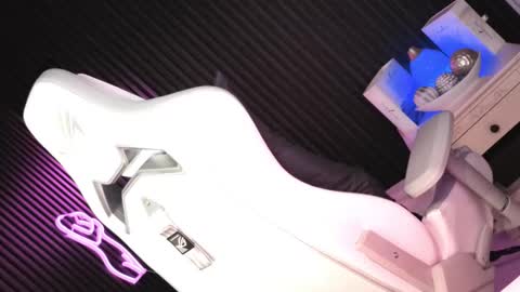 Candy Moore online show from 02.12.26