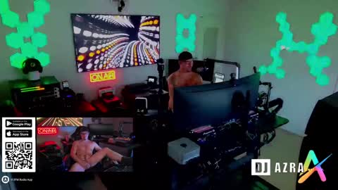 Snapshot of imdjazra chatting on 01.12.25 DJ Azra online show from 01.12.25