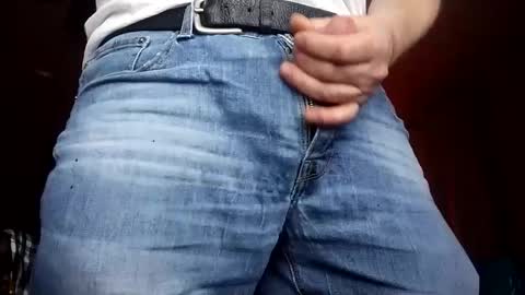 Iminyourroom online show from 12.21.24