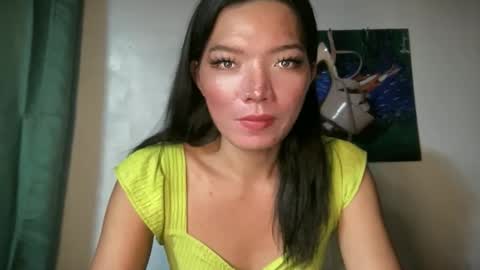 Snapshot of imjustasluttyintownxxx chatting on 05.17.26 Mika online show from 05.17.26