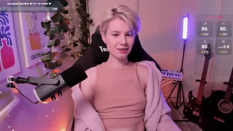 Snapshot of imnotmia chatting on 02.23.25 Mia online show from 02.23.25