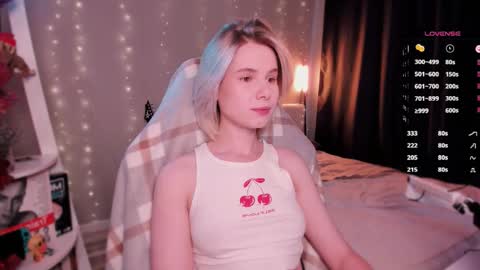 Snapshot of imnotmia chatting on 11.02.25 Mia online show from 11.02.25