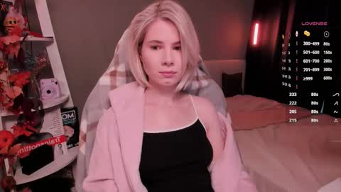 Snapshot of imnotmia chatting on 11.30.25 Mia online show from 11.30.25