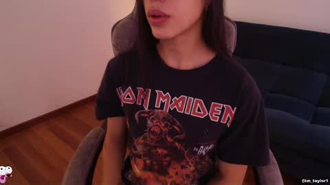 Snapshot of imtaylor__ chatting on 10.17.25 TAYLOR online show from 10.17.25