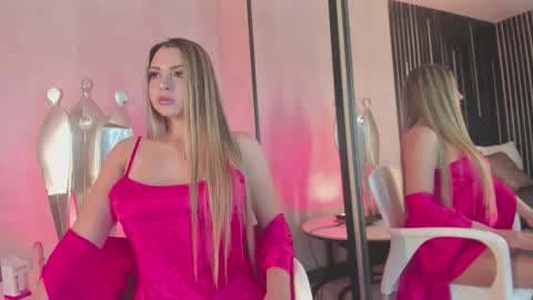 Snapshot of imvictoria_ chatting on 11.04.25 imvictoria_ online show from 11.04.25