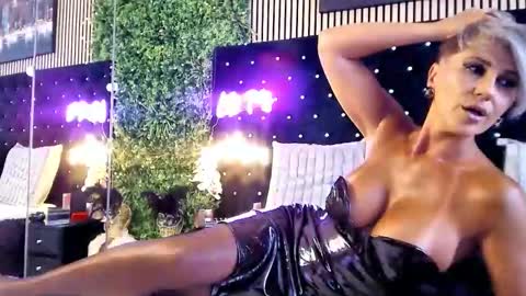 Snapshot of inanna_ishtar1 chatting on 09.24.25 inanna_ishtar1 online show from 09.24.25