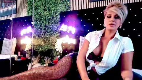 Snapshot of inanna_ishtar1 chatting on 10.14.25 inanna_ishtar1 online show from 10.14.25