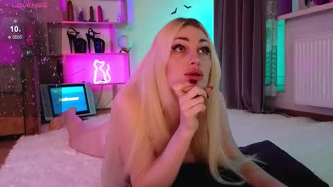  Dina  Help me reach 100 likes  online show from 10.08.25