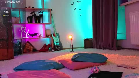  Dina  Help me reach 100 likes  online show from 03.12.26