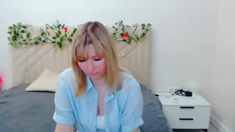 Snapshot of incredible_ariela chatting on 05.08.26 incredible_ariela online show from 05.08.26