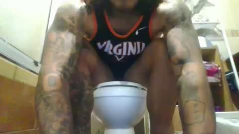 Snapshot of incubusboy30 chatting on 12.19.25 dante online show from 12.19.25