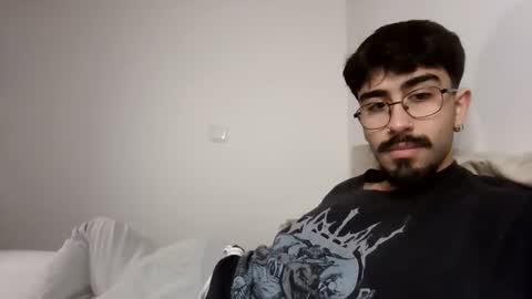 Snapshot of incubusszz chatting on 12.14.24 incubus online show from 12.14.24