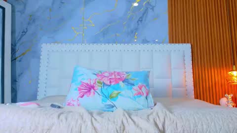 Snapshot of indiancutiie chatting on 10.04.25 LITTLE AINHOA online show from 10.04.25