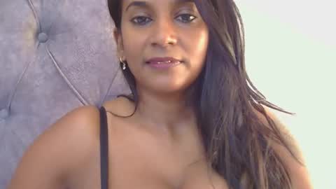 Snapshot of indianjasmin chatting on 05.20.26 priya online show from 05.20.26