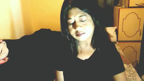 Snapshot of indianpleasures21 chatting on 03.27.26 indianpleasures21 online show from 03.27.26