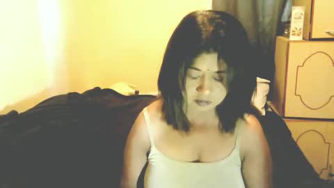 Snapshot of indianpleasures21 chatting on 04.01.26 indianpleasures21 online show from 04.01.26