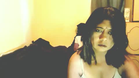 Snapshot of indianpleasures21 chatting on 04.02.26 indianpleasures21 online show from 04.02.26