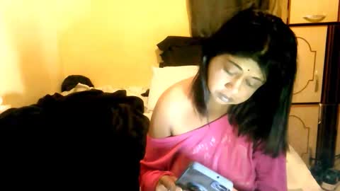 Snapshot of indianpleasures21 chatting on 04.19.26 indianpleasures21 online show from 04.19.26