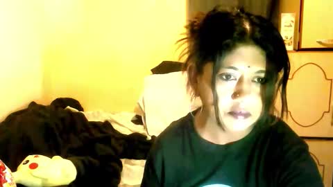 Snapshot of indianpleasures21 chatting on 04.21.26 indianpleasures21 online show from 04.21.26