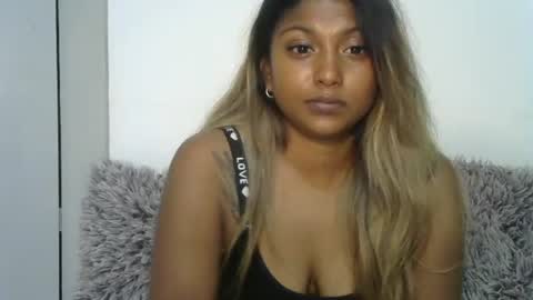 indianqtpie6 online show from 11.10.25