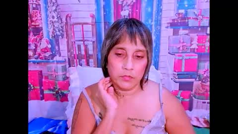 indianroxy27 online show from 12.14.25