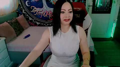 Snapshot of indica_me chatting on 06.24.26 indica_me online show from 06.24.26