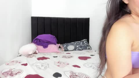 Snapshot of infinitesex2 chatting on 10.09.25 Samantha and chris online show from 10.09.25