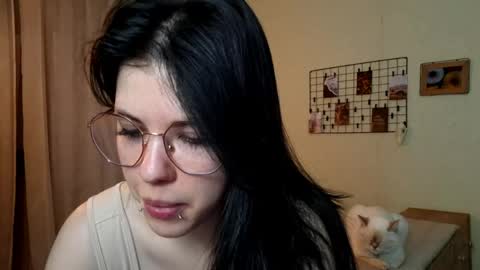 Mia online show from 04.15.26