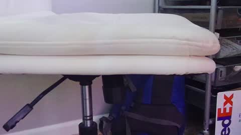 Hanging Out online show from 03.01.25