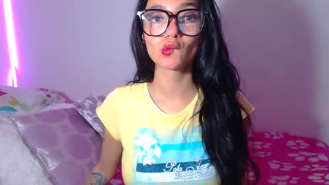 Abril online show from 10.05.25