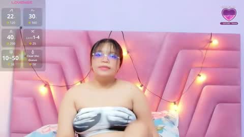 Snapshot of innocenthazel chatting on 02.10.26 innocenthazel online show from 02.10.26