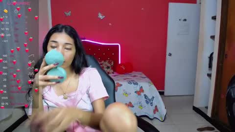 Snapshot of inocent_luna chatting on 02.27.25 Luna moon online show from 02.27.25