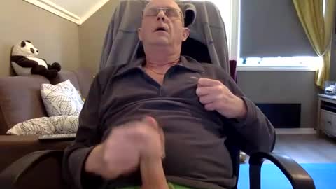 Snapshot of insignia20 chatting on 03.04.25 insignia20 online show from 03.04.25