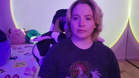 Snapshot of internetfairy_xo chatting on 01.29.25 Faye online show from 01.29.25