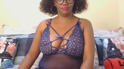 Snapshot of intimacysexy chatting on 05.08.26 boniswa caroline online show from 05.08.26