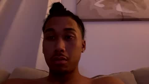 Snapshot of inyabitcch chatting on 02.11.25 Raxton online show from 02.11.25