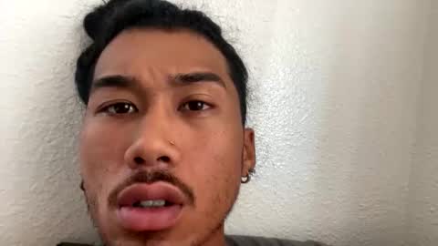 Snapshot of inyabitcch chatting on 11.22.25 Raxton online show from 11.22.25