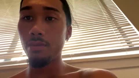 Snapshot of inyabitcch chatting on 11.30.25 Raxton online show from 11.30.25