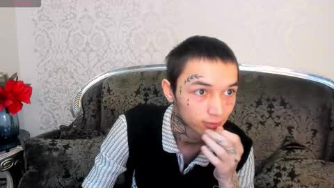 Snapshot of ionarne chatting on 11.21.25 ionarne online show from 11.21.25