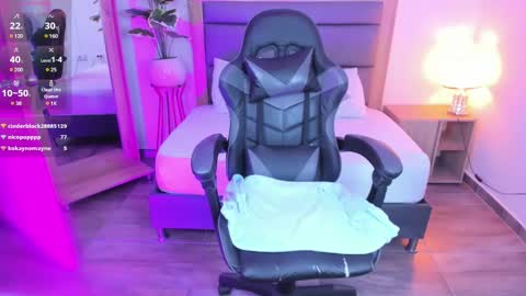 Snapshot of irantzu_hank chatting on 02.05.25 Irantzu online show from 02.05.25