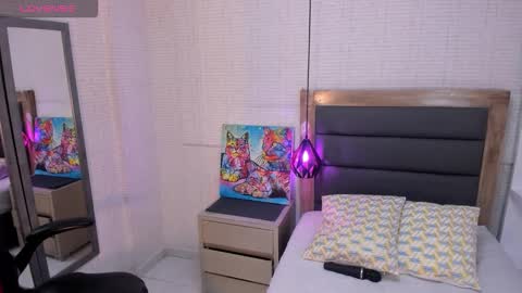 Snapshot of irenneblazer chatting on 02.19.26 I R E N N E online show from 02.19.26