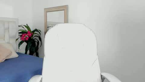 iris8_ online show from 11.10.25