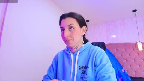 Snapshot of iris_77 chatting on 10.11.25 iris_77 online show from 10.11.25