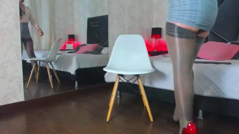 Queen Iris online show from 01.06.26